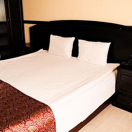Belon Life Hotel Akmola Esterno foto