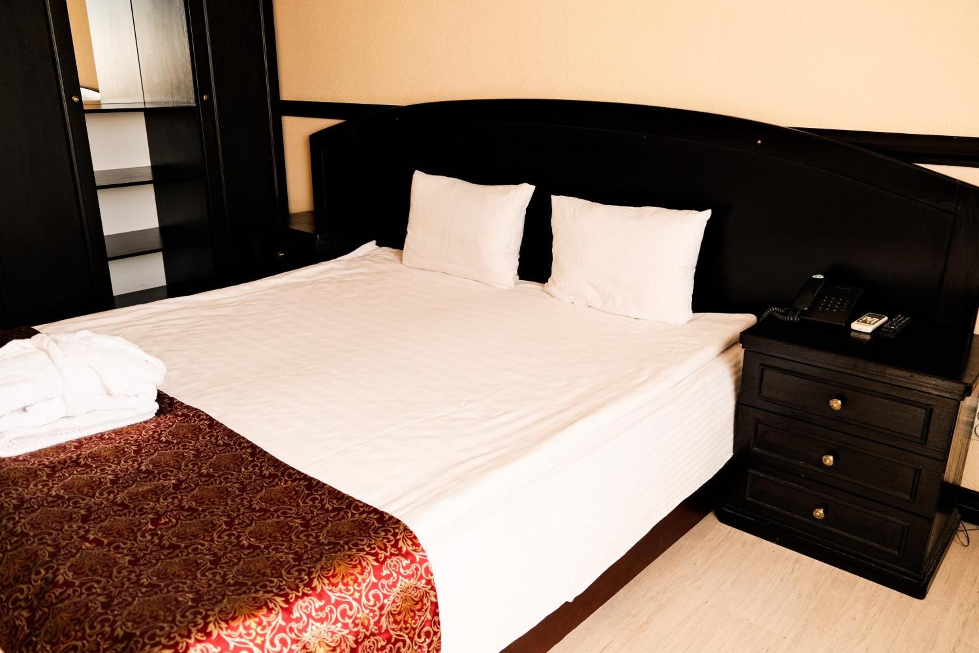 Belon Life Hotel Akmola Esterno foto