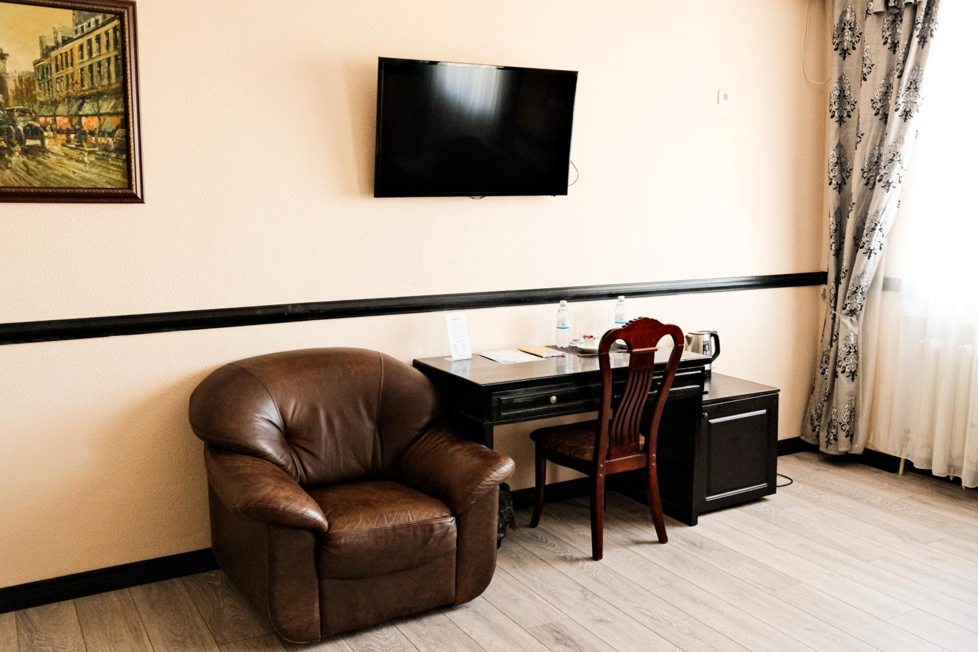 Belon Life Hotel Akmola Esterno foto