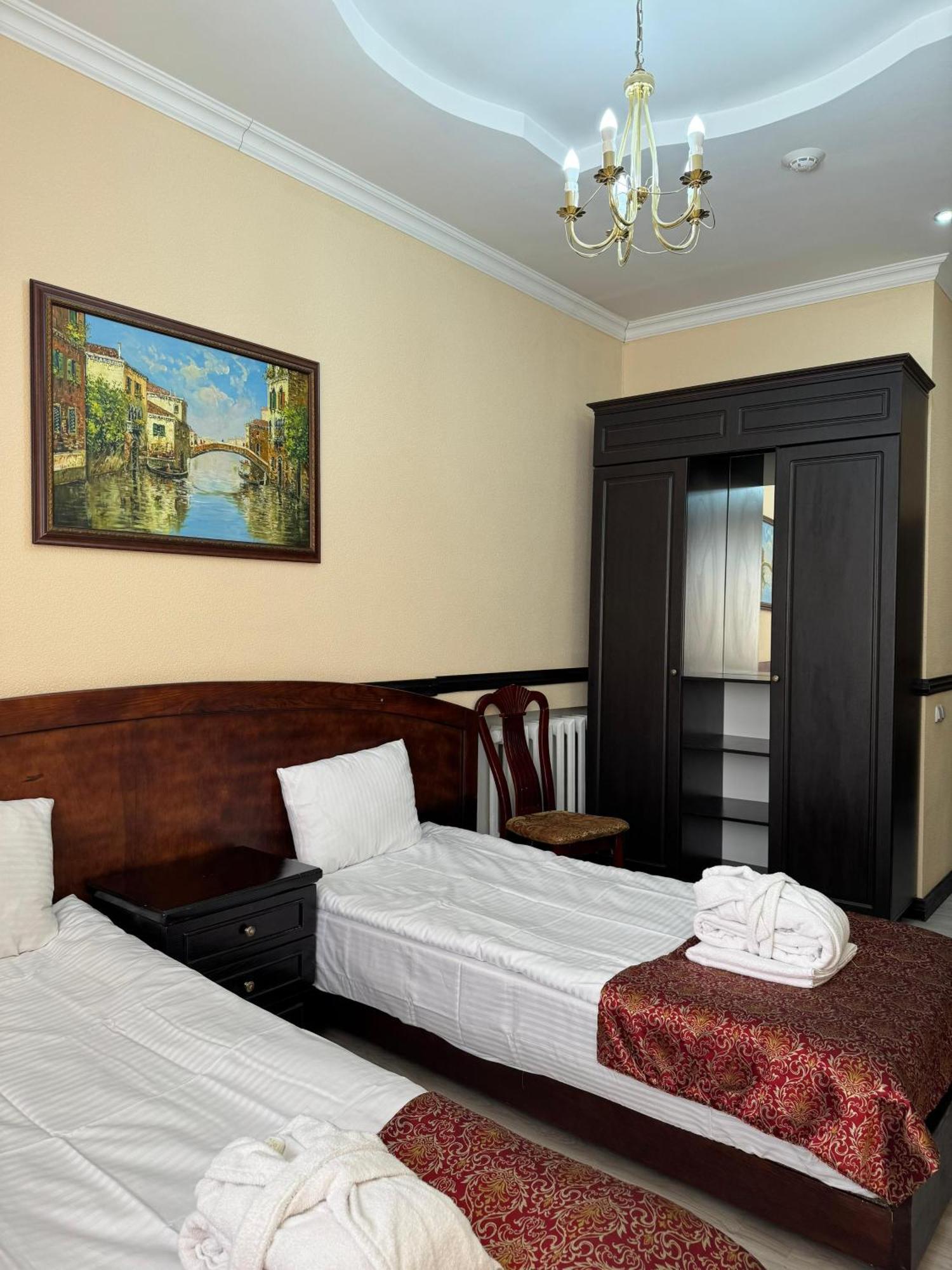 Belon Life Hotel Akmola Esterno foto