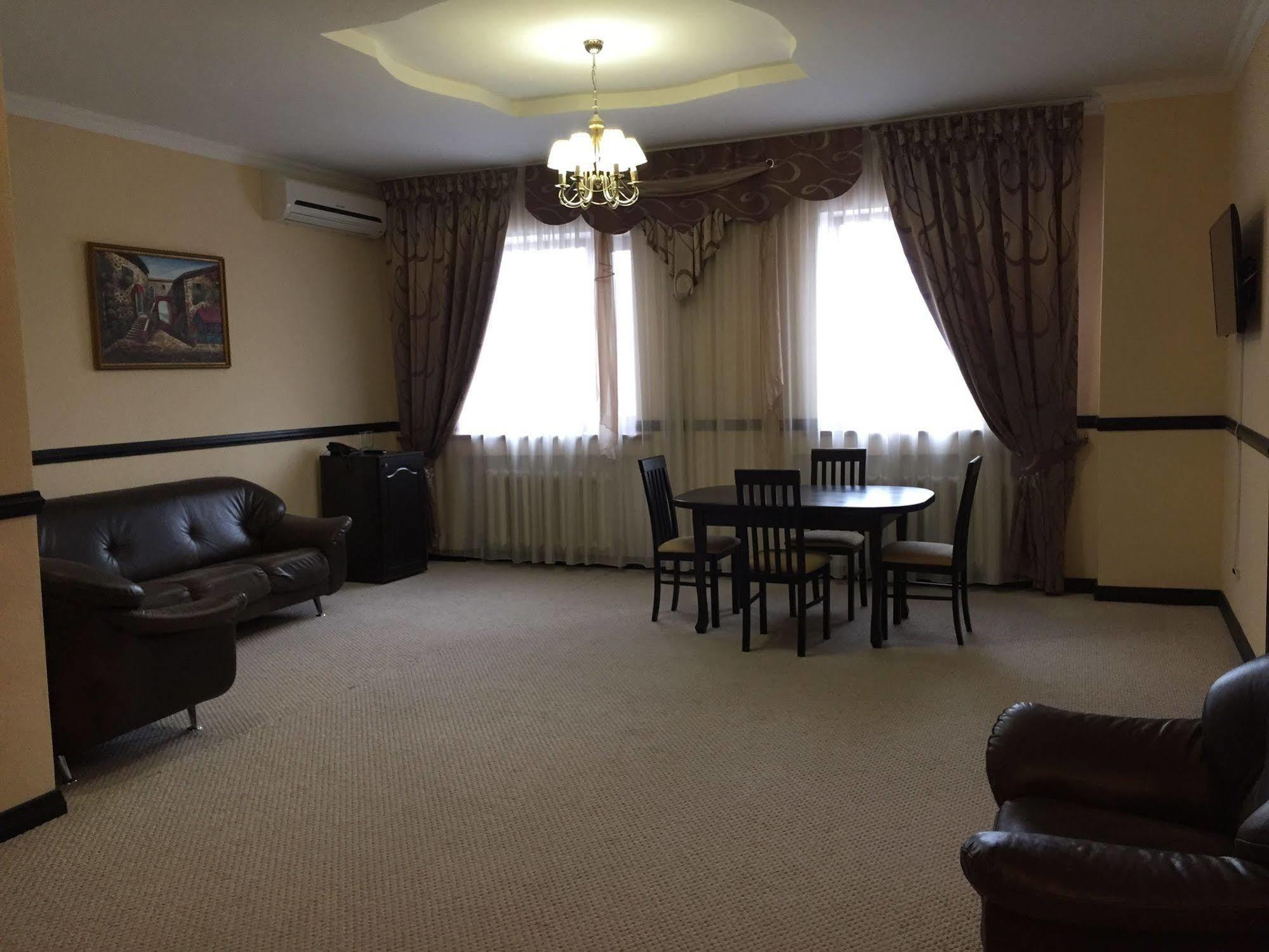 Belon Life Hotel Akmola Esterno foto