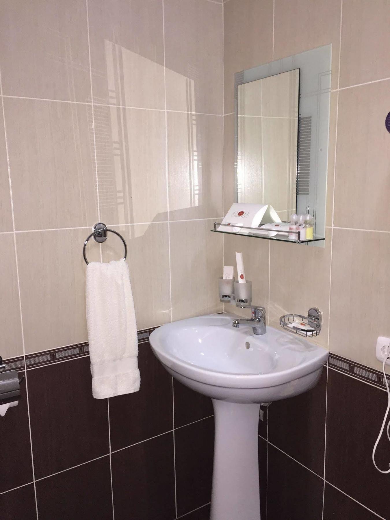 Belon Life Hotel Akmola Esterno foto
