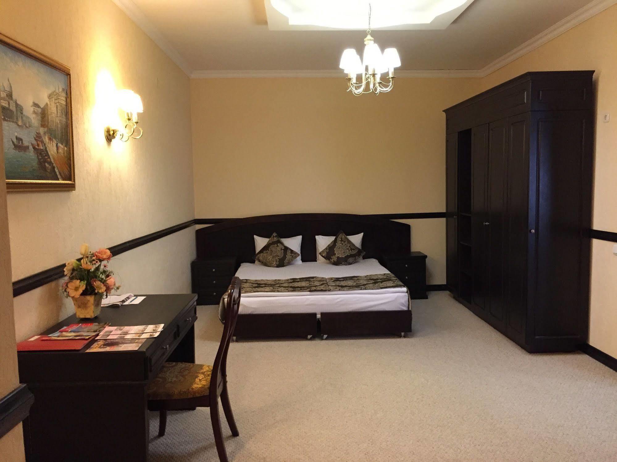 Belon Life Hotel Akmola Esterno foto