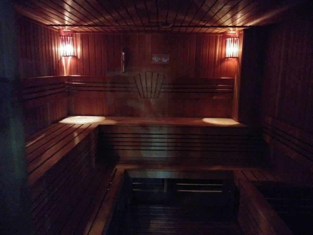 Belon Life Hotel Akmola Esterno foto